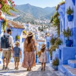 découvrez chefchaouen avec des enfants : ruelles bleues, balades faciles et conseils pratiques pour profiter en famille de cette ville du maroc.